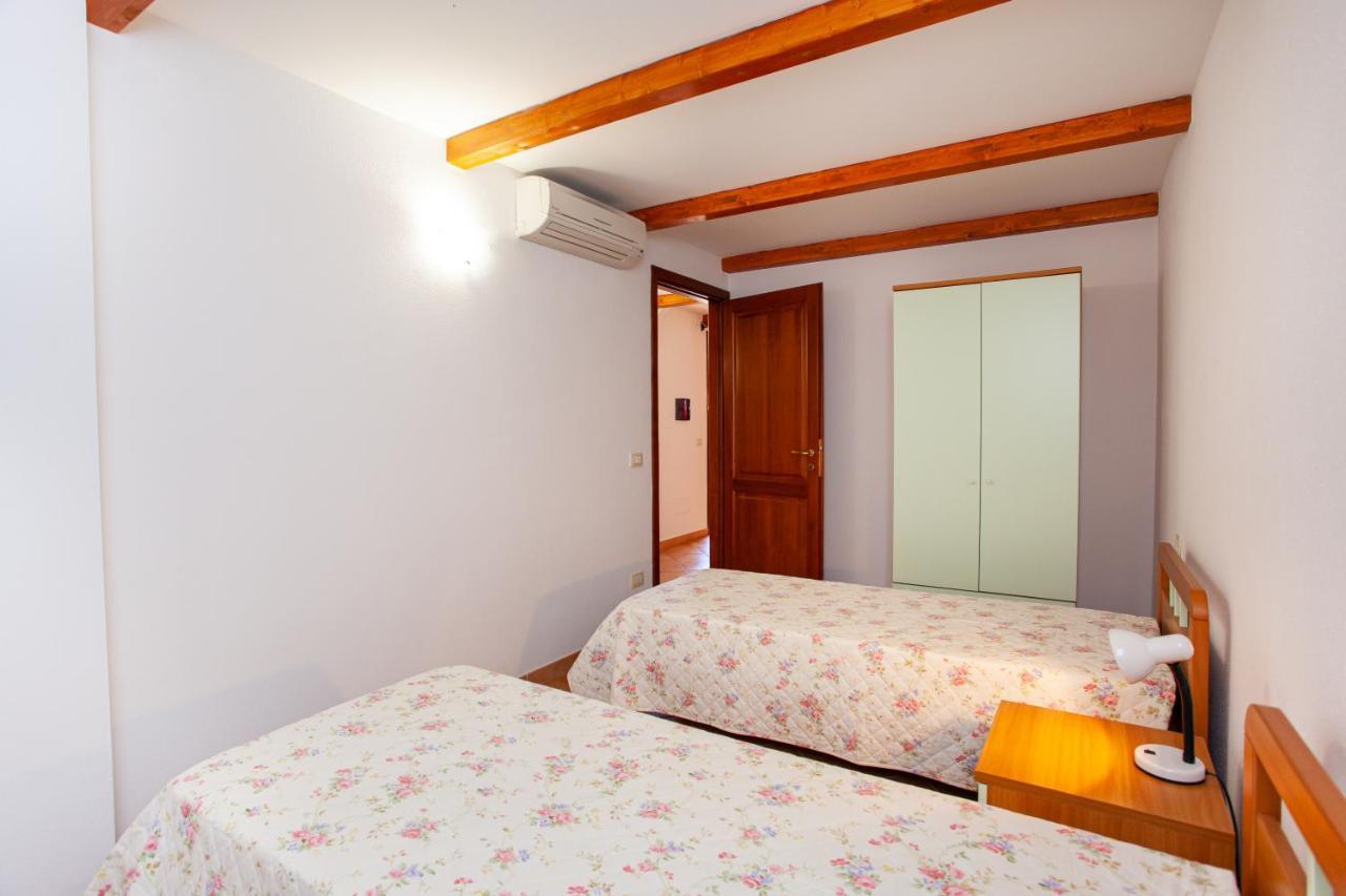 Appartamento Sole Mare Citai San Teodoro  Εξωτερικό φωτογραφία